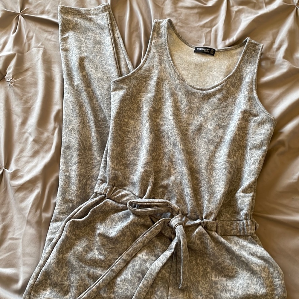 Grey/white lounge jumpsuit